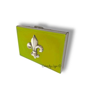 Fleur de Lis Portemonnaie mit Kreditkarten organizer RFID Blocker Handbemalt Chartreuse Enamel Vintage Stil Personalisiert und Farboptionen
