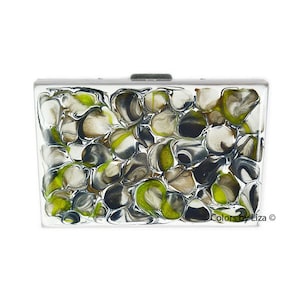 Handbemalte RFID-Metallbrieftasche mit Kartenhalter Smokey mit Lime Green Accent Quartz Inspiriert Email mit personalisierten und Farboptionen