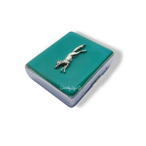 Fox Run Weekly Pill Case con scomparti intarsiati in smalto verde acqua lucido dipinto a mano stile vintage con opzioni di personalizzazione e colore