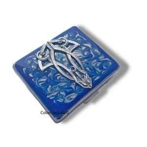 Art Nuveau Pill Box con 8 scomparti in smalto verde opaco Tulipano di ispirazione vittoriana Custodia settimanale per pillole Personalizza e colora le opzioni