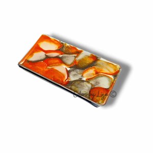 Orange und Taupe Quarz inspirierte Geldklammer in handbemalter glänzender Emaille mit personalisierten Farboptionen