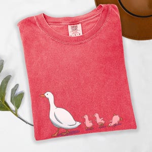Mama Duck and Baby Ducklings,Cute Duck,Mama Goose Shirt,Mom Gift,Mama Silly Goose Sweatshirt,Duck Family Shirt,Mother&#39;s Day Gift