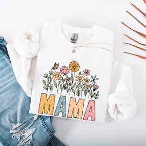Wildflowers Mama Sweatshirt, Mama Shirt, Retro Mom Sweatshirt, Mother&#39;s Day Gift, Flower Shirts for Women, Floral New Mom Gift,Gift For Mama