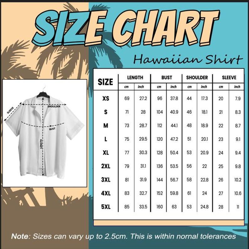 K&ouml;nnte beinhalten: Gr&ouml;&szlig;entabelle f&uuml;r ein Hawaiihemd, mit Ma&szlig;en in cm und Zoll. Die Tabelle umfasst die Gr&ouml;&szlig;en XS bis 5XL und gibt die Ma&szlig;e f&uuml;r L&auml;nge, Brust, Schulter und &Auml;rmel an. Ein wei&szlig;es Hemd wird zur Veranschaulichung gezeigt.