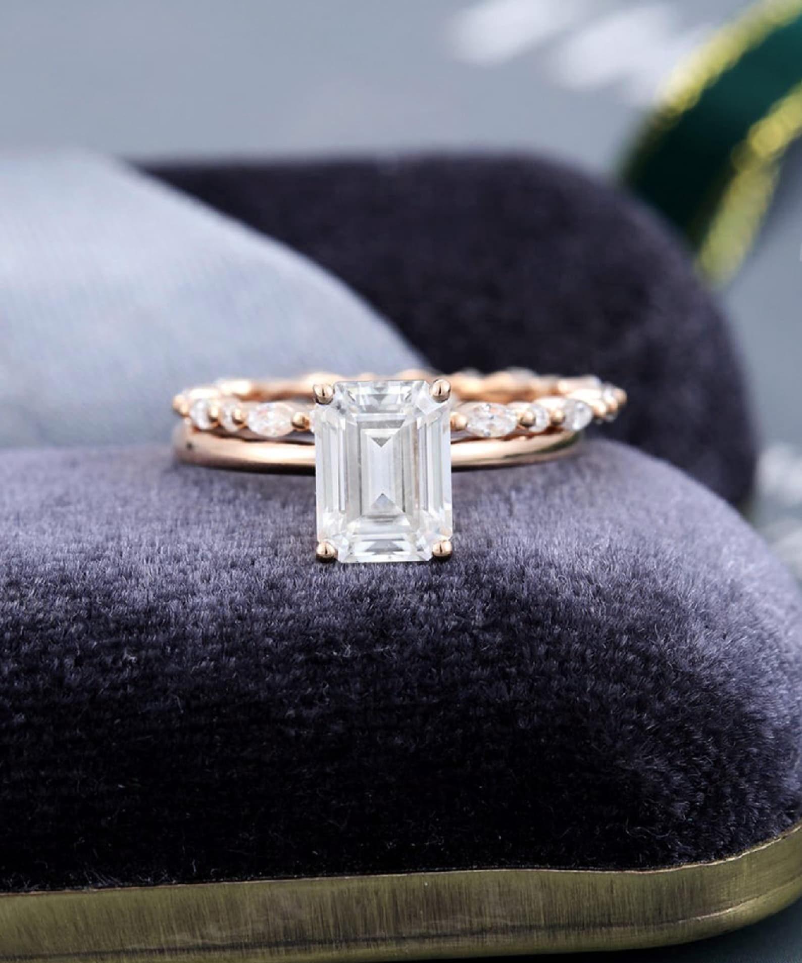 エメラルドカット モアッサナイト 結婚指輪セット、ソリティア 