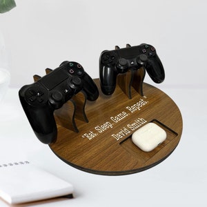 Personalized Wooden Headphone Stand Valentine&#39;s Day Gift | Tech Accessories Organizer | Controller Holder | Joystick Stand