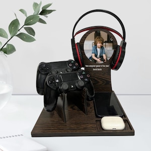 Wooden Game Console Stand – Custom Gaming Controller Holder – Handmade Desk Organizer for Gamers – Gift for Him – Gaming Setup Accessory