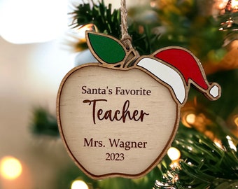 Adorno personalizado para maestros // Adorno navideño de manzana para maestros favoritos de Papá Noel // Regalo para maestros
