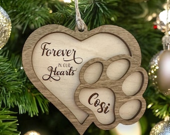 Adorno conmemorativo personalizado para perro // Recuerdo de pérdida de mascota // Adorno de madera // Adorno navideño // Por siempre en nuestros corazones // Huella de pata