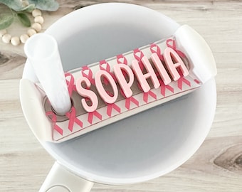 Placa de identificación personalizada para vaso // Cinta rosa para concientización sobre el cáncer de mama // Adorno Stanley // Etiqueta para tapa (20, 30 y 40 oz) // Accesorio para vaso personalizado