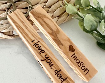 Llavero de barra de madera personalizado // Regalo del Día del Padre // Regalo del abuelo // Te amo papá // Nombre grabado