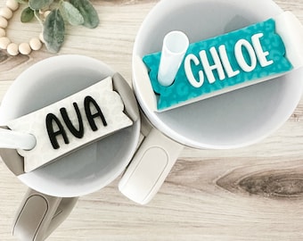 Placa de identificación para vaso personalizada // Acrílico con estampado de leopardo // Adorno Stanley // Etiqueta con nombre para tapa de 20, 30 y 40 oz // Accesorio para vaso personalizado