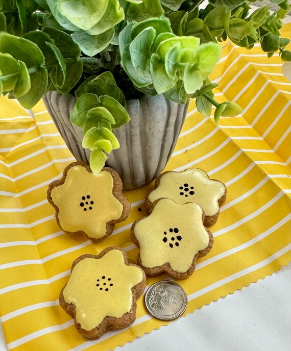 Spring Dog Treats (2.5”)