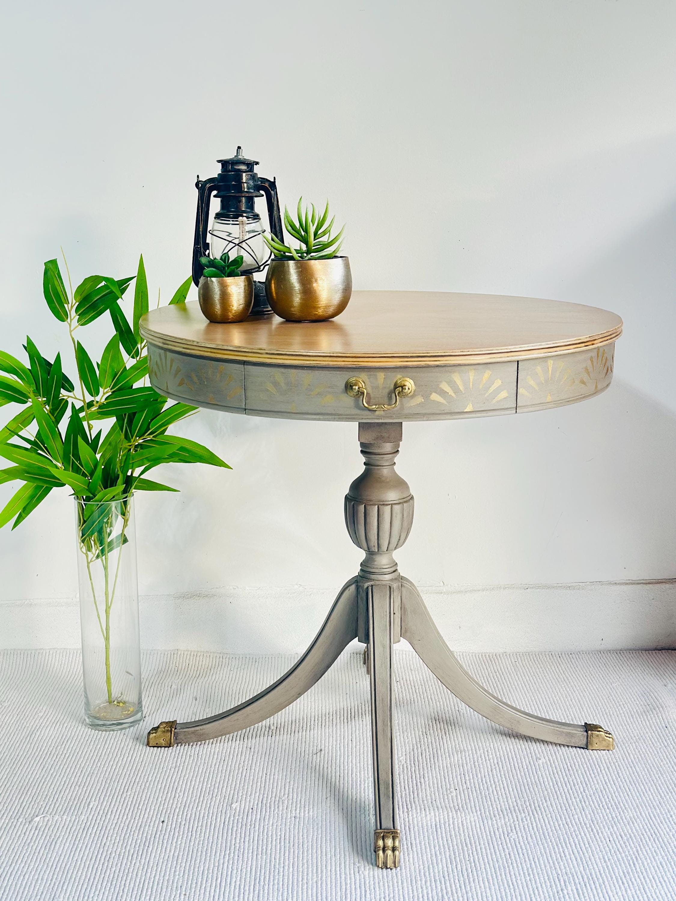 Round Mersman Table - Etsy Canada