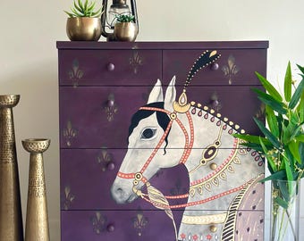 Cómoda pintada a mano – Cómoda vintage de madera con diseño de caballo mogol / Mueble de almacenamiento bohemio reciclado / Cómoda de dormitorio llamativa