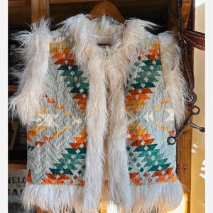 Bozeman Quilted Short Vest - Faux Fur Trimmed