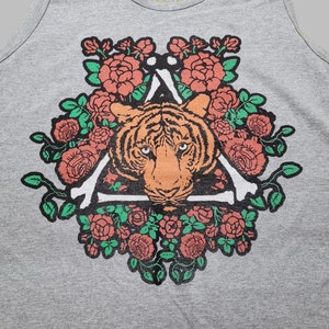 Men&#39;s Tank Top - Tiger Rose (on Sport Gray)