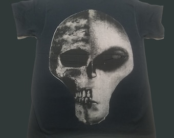 T-Shirt - Skullian (on Black)