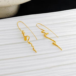Gold Plated Irregular Wire Drop Earrings: Modern Dangle Jewelry