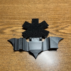 Bat Wing MediTether Retractable Syringe Holder v4.0
