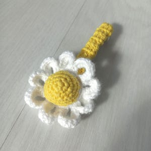 Crochet Daisy Barrette, Handmade Crochet Hair Accessories, Crochet Daisy Hair Barrette, Flower Barrette Gift for Teacher, Cute Flower Clip