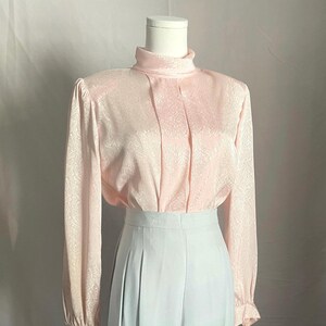 Pink Pleated Blouse turtleneck Vintage 80s | size medium | long sleeve lightweight | cottagecore granny workwear | modest | pastel | Nicola