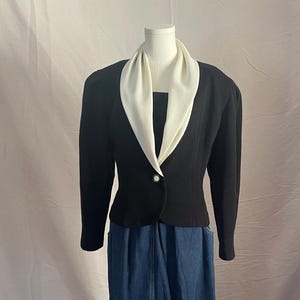 黒のショールカラーカーディガン | LサイズまたはXLサイズ | 取り外し可能なディッキー | フェミニンなパワースーツ | 80年代 | セーター