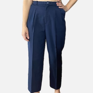 Marineblauwe Levi&#39;s vintage broek | Blauwe broek | label zeldzame sportkleding | geplooide broek | 27 taille | 25 binnenbeenlengte | Broek uit de jaren 80 en 90 uit de jaren 90
