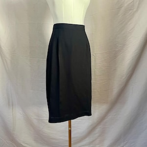 Black Skirt Knee Length Vintage | pleated | minimalist fashion | classic style | church work business casual | size 29 waist | 80s 90s 1990s