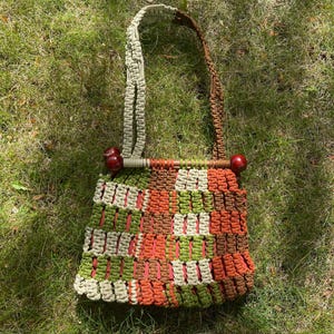 Bolso de macramé vintage años 70/cuentas de madera/bolso de hombro/bolso de verano/bolso hippie/bolso boho