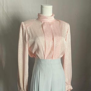 Pink Pleated Blouse turtleneck Vintage 80s | size medium | long sleeve lightweight | cottagecore granny workwear | modest | pastel | Nicola