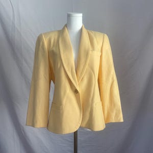 Yellow Blazer 80s Vintage Wool | petite sophisticate | size medium small petite | gold button accent | preppy 1980s