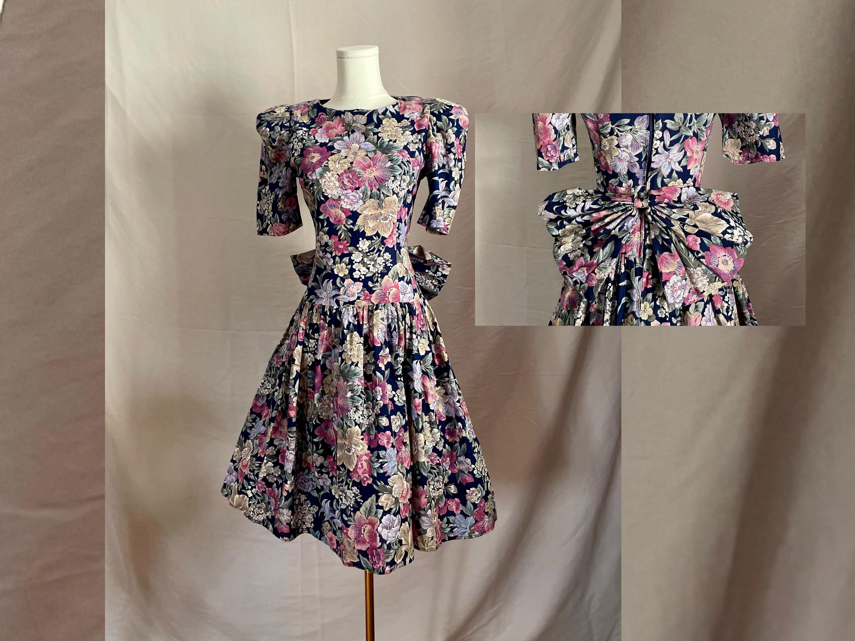 ローラアシュレイ ファブリック＊ヴィンテージ ヨーロッパ古着】Laura Ashley ネイビー X ホワイトレース・花柄