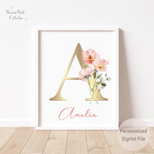Arte de pared personalizado con nombre de niña / Impresión floral dorada con alfabeto para guardería / Imprimible con inicial personalizada / Descarga digital para habitación de niña