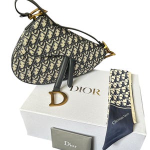 Dior レアサドルバッグクラッシックガリアーノ期ミニサドルバッグ ハンドバッグ Dior」伝説の“サドル”バッグ再び！ 全世界でローンチ | Numero TOKYO