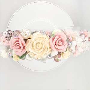 Opaska na głowę Blush Rose – różowo-kremowa wianek kwiatowy z perłami – ręcznie robiony dodatek do włosów na śluby, słodkie 16-te urodziny lub specjalne okazje