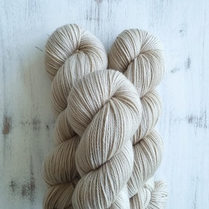 Oatmeal - Hand dyed Australian SRS Merino yarn, non-superwash, non-mulesed, 100g