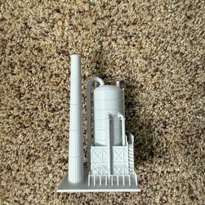 HO Scale Oil Refiner - 1:87 Gauge - Built and Ready - No Assembly Required