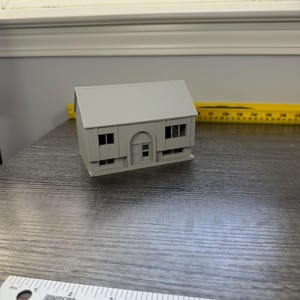 House - HO Scale 1:87 Gauge | No Assembly Required / built and ready
