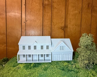 HO Scale Colonial House - Attached Garage / 1:87 Gauge / Preassembled and Built