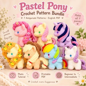Puede incluir: Un paquete de patrones de ganchillo titulado Pastel Pony que presenta siete ponis amigurumi en varios colores, incluyendo rosa, amarillo, morado, naranja, azul y blanco. La imagen incluye el texto: Pastel Pony Crochet Pattern Bundle, 7 Amigurumi Patterns, English PDF, Small ponies Big joy, Make all 7 ponies, Photo Tutorial, Printable PDF, Beginner to Intermediate, Crochet more happiness.