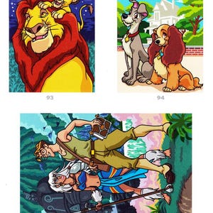 Peut inclure: Trois illustrations color&eacute;es de personnages Disney. La premi&egrave;re montre Simba et Mufasa du Roi Lion. La seconde pr&eacute;sente Lady et Clochard de La Belle et le Clochard. La troisi&egrave;me repr&eacute;sente Milo et Kida d'Atlantide, l'empire perdu.