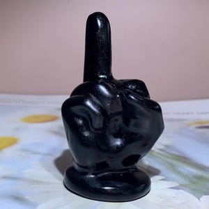 2.8&#39;&#39;+ Natural Obsidian quartz,quartz crystal,hand carved,Crystal Middle finger skull,Home Decoration Crystal Gifts 1PC