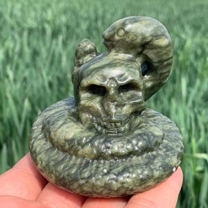 3.1&#39;&#39;+ Natural Green Jade quartz,quartz crystal,Crystal Snake,Snake Skull,Hand Carved Crystal Gifts 1pc