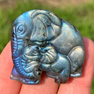 1.5''+ Natural Labradorite quartz crystal,hand carved Crystal Elephant skull Gifts 1pc