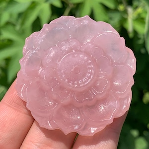 2.2''+ Natural Pink Rose quartz,quartz crystal,hand carved,Crystal Rose,Flowers skull,Crystal Gifts 1pc
