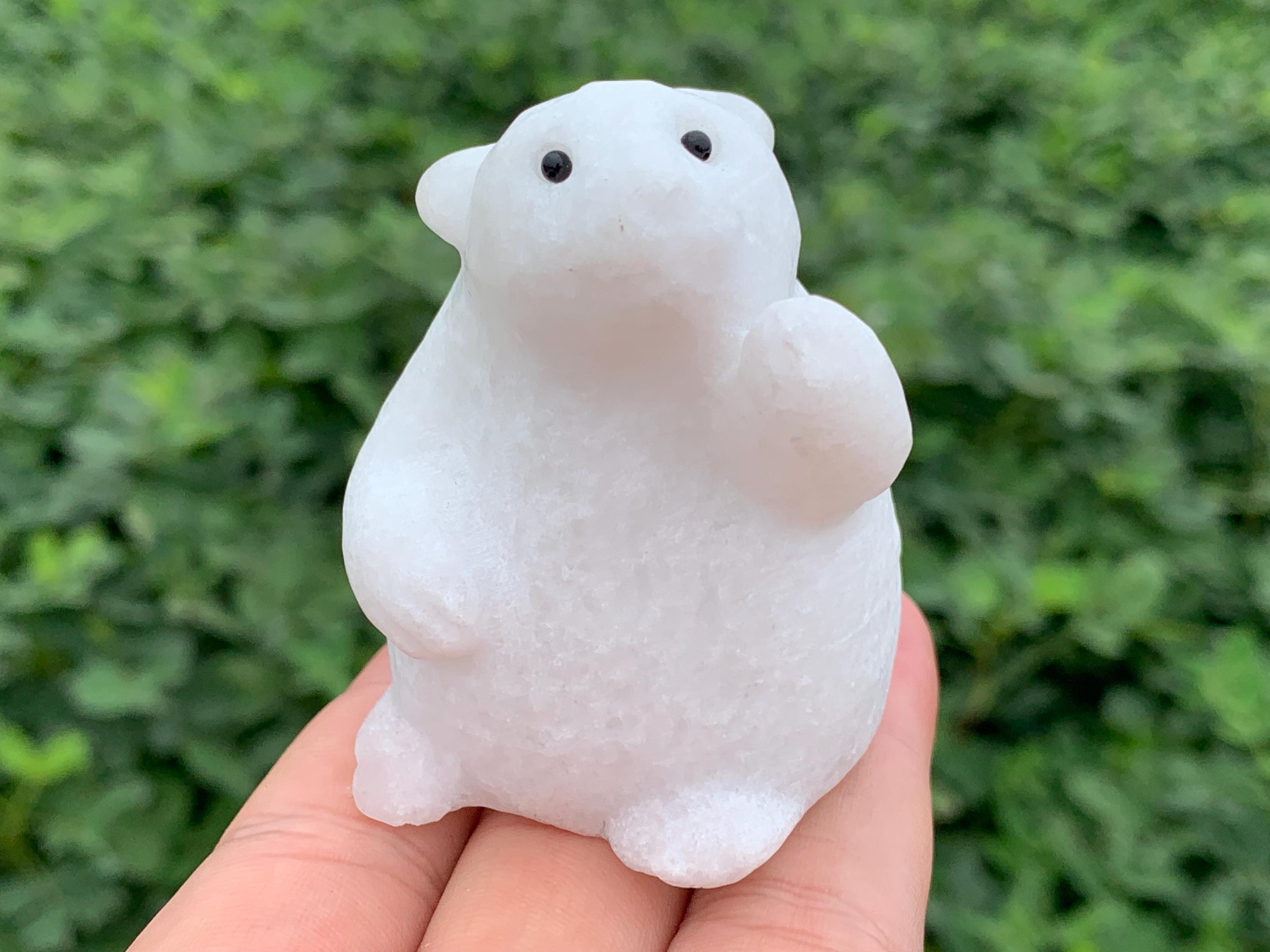 手彫りの白翡翠水晶のシロクマの置物 - Etsy 日本