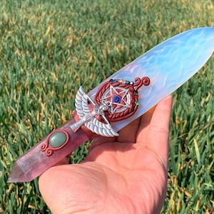 24 cm Opalquarz Kristall, Kristalldolch, Adlerschädel, Fluorit Obelisk, handgeschnitzte Kristallgeschenke 1Stk
