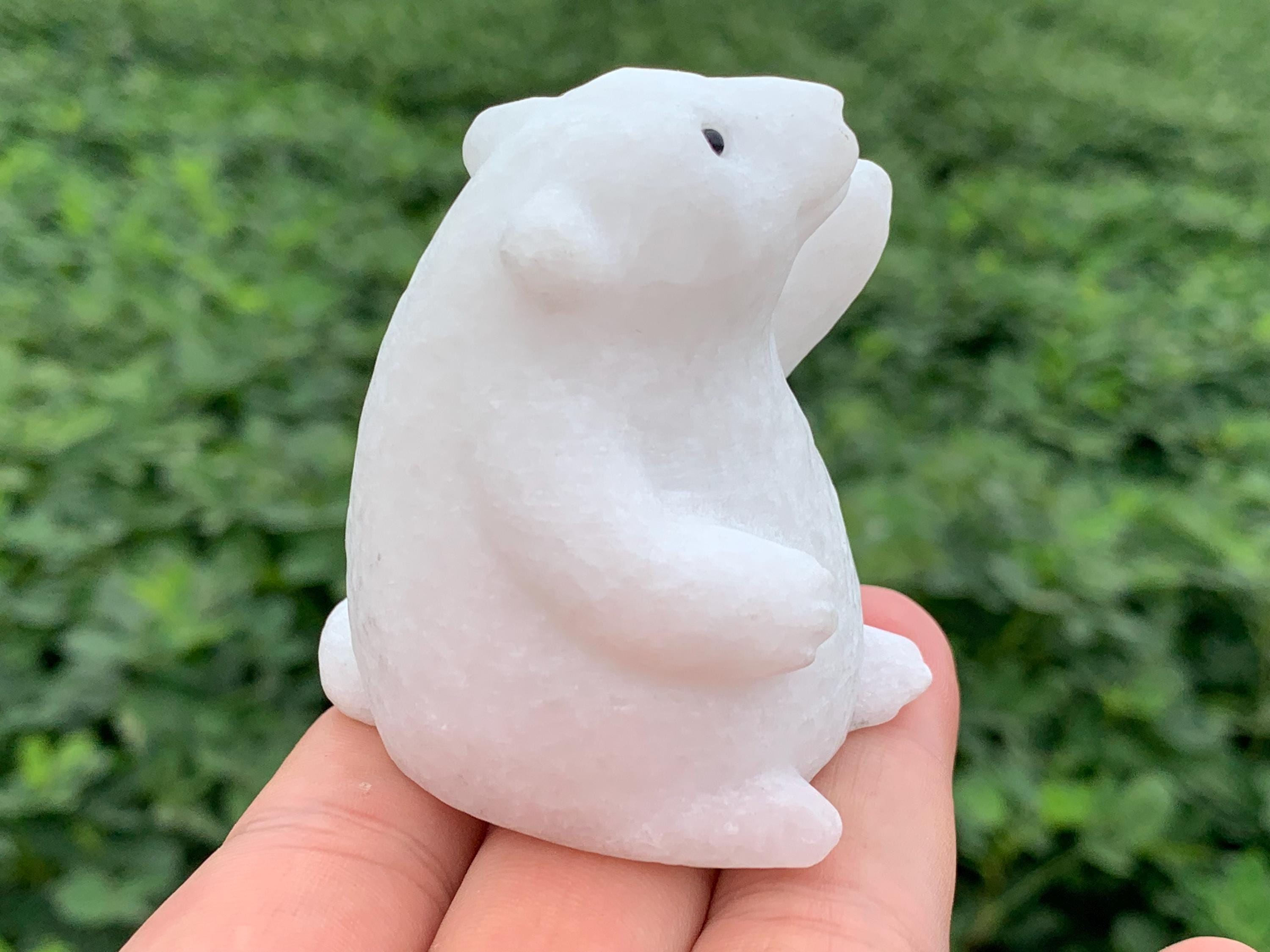 手彫りの白翡翠水晶のシロクマの置物 - Etsy 日本