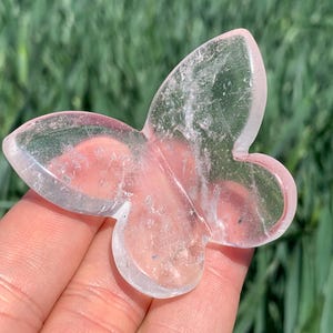 Cuarzo transparente natural de más de 6 cm (2,4 pulgadas), cristal de cuarzo, tallado a mano, mariposa de cristal, calavera de mariposa, regalos de cristal (1 unidad)